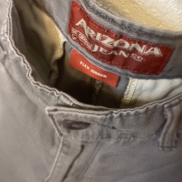32x32 grey Arizona flex jogger pants. - Picture 3 of 5